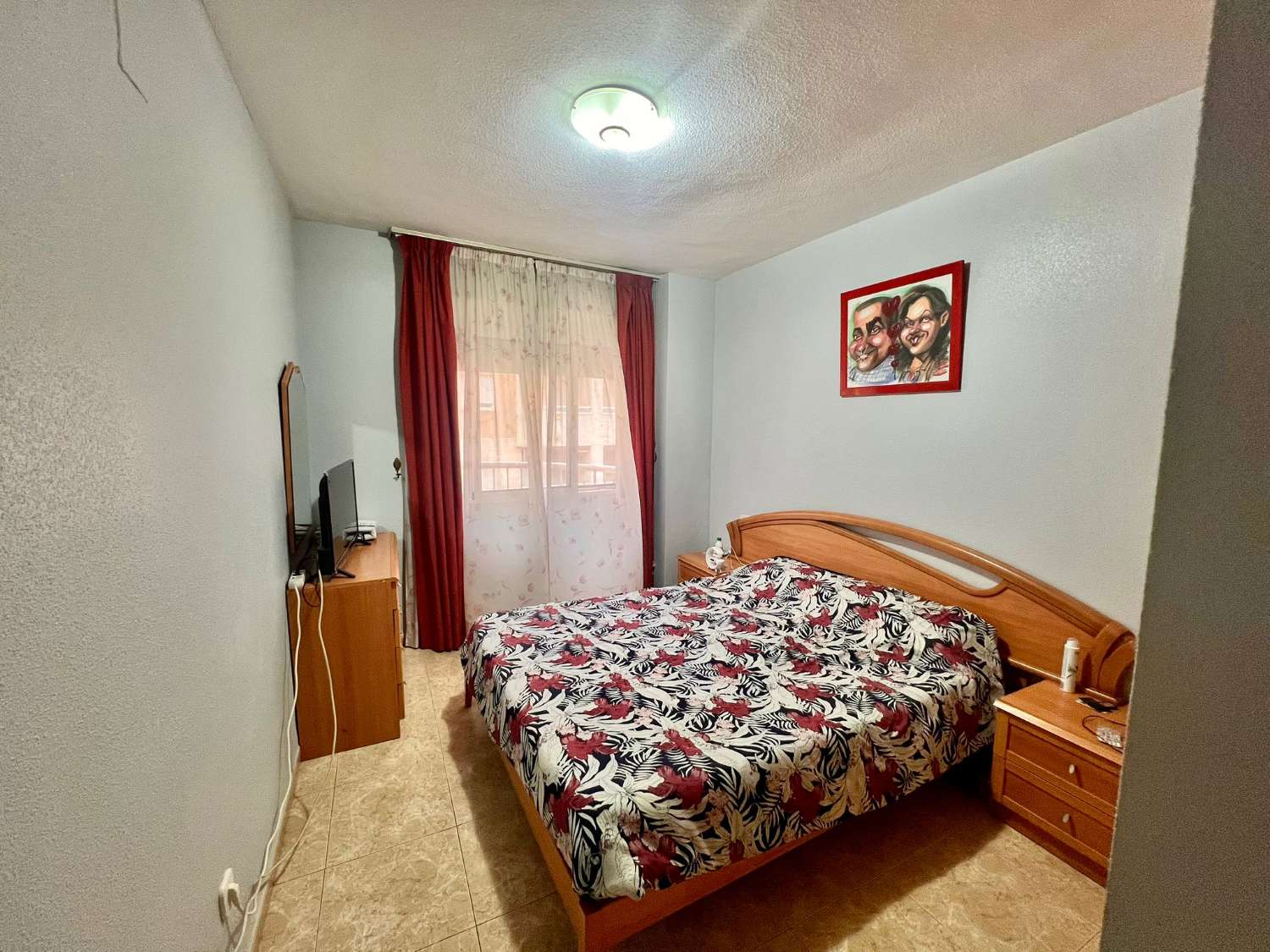 APPARTEMENT MODERNE DANS LE CENTRE DE TORREVIEJA, PRÈS DU PARC DE L’ESTACIÓ