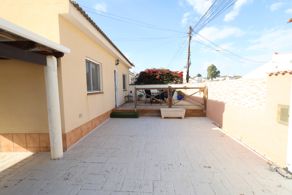 FRISTÅENDE VILLA I TORREVIEJA, SAN LUIS URBANISERING, MED PRIVAT POOL OCH NÄRA LAS SALINAS