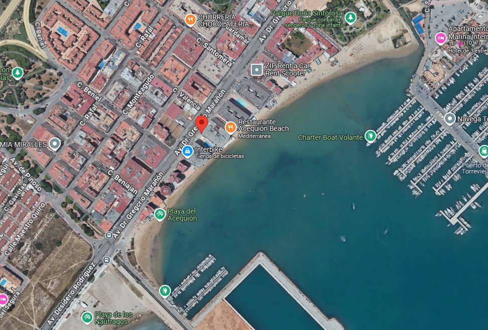 RENOVERAD LÄGENHET I TORREVIEJA NÅGRA STEG FRÅN ACEQUIÓN-STRANDEN MED TURISTLICENS