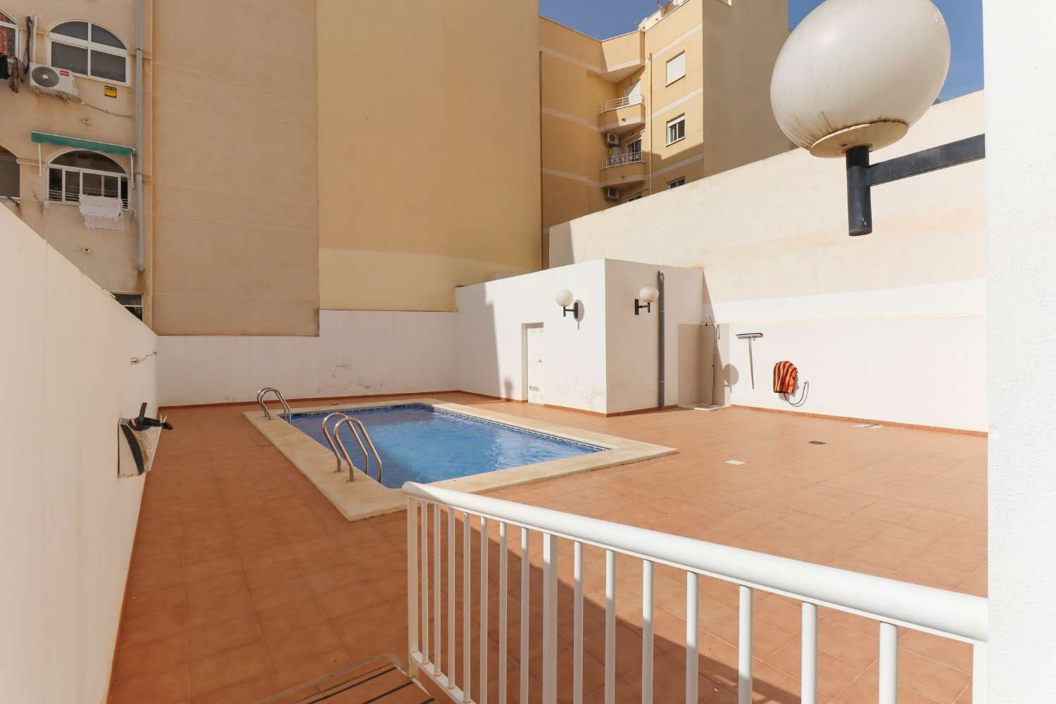 STUDIO IN THE CENTER OF TORREVIEJA WITH TERRACE AND POOL VIEWS