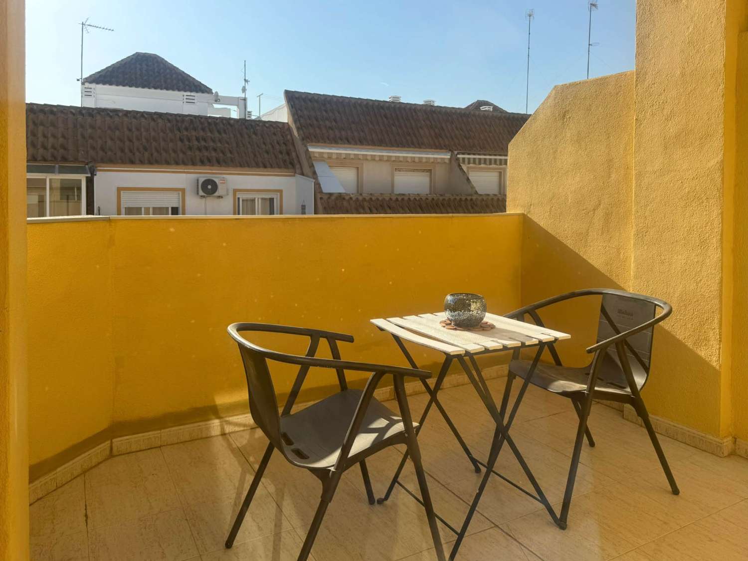 BRIGHT PENTHOUSE IN THE CENTER OF TORREVIEJA WITH TOURIST LICENSE AND CLOSE TO THE BEACH