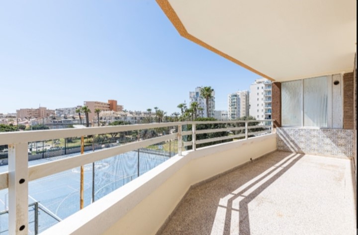 DREAM HOME WITH TERRACE AND SEA VIEWS IN A PRIVILEGED LOCATION