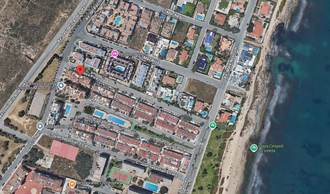 APARTAMENTO EN MAR AZUL, TORREVIEJA: A 150 METROS DE LA PLAYA CON VISTAS AL MAR Y TERRAZA