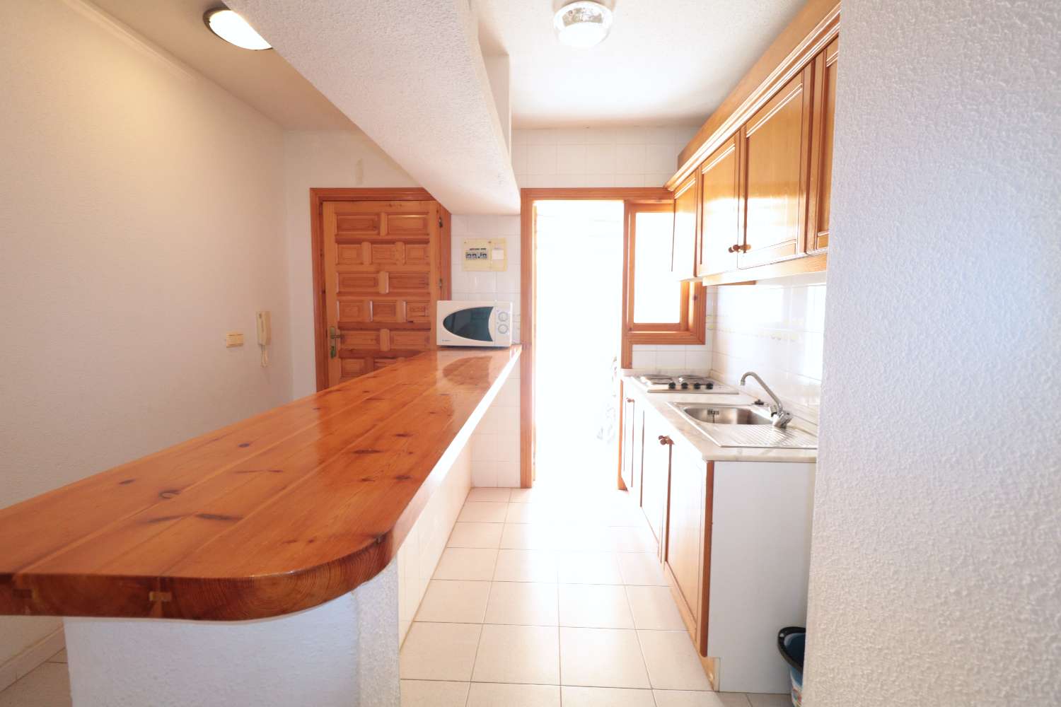 APARTAMENTO EN MAR AZUL, TORREVIEJA: A 150 METROS DE LA PLAYA CON VISTAS AL MAR Y TERRAZA