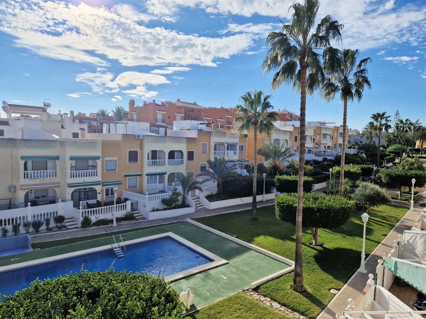 Duplex, 2 våningar till salu i La Mata (Torrevieja)