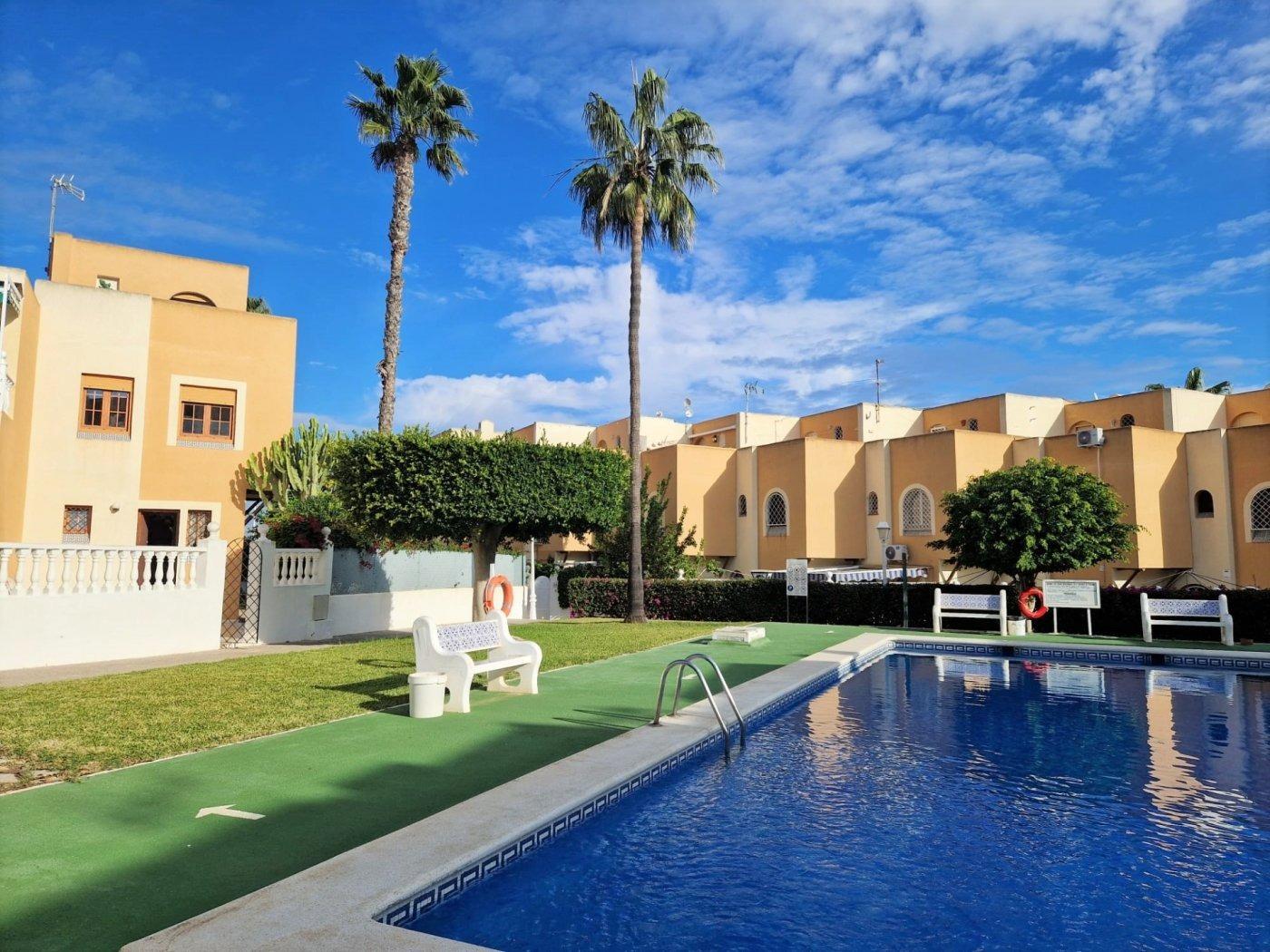 Duplex, 2 våningar till salu i La Mata (Torrevieja)