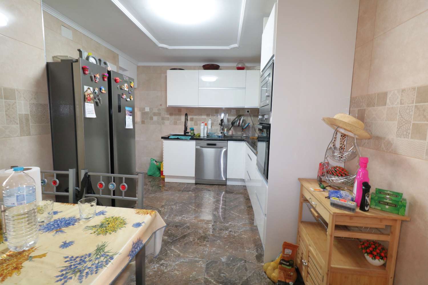 RENOVATED APARTMENT IN THE CENTER OF TORREVIEJA WITH 4 BEDROOMS AND TERRACE