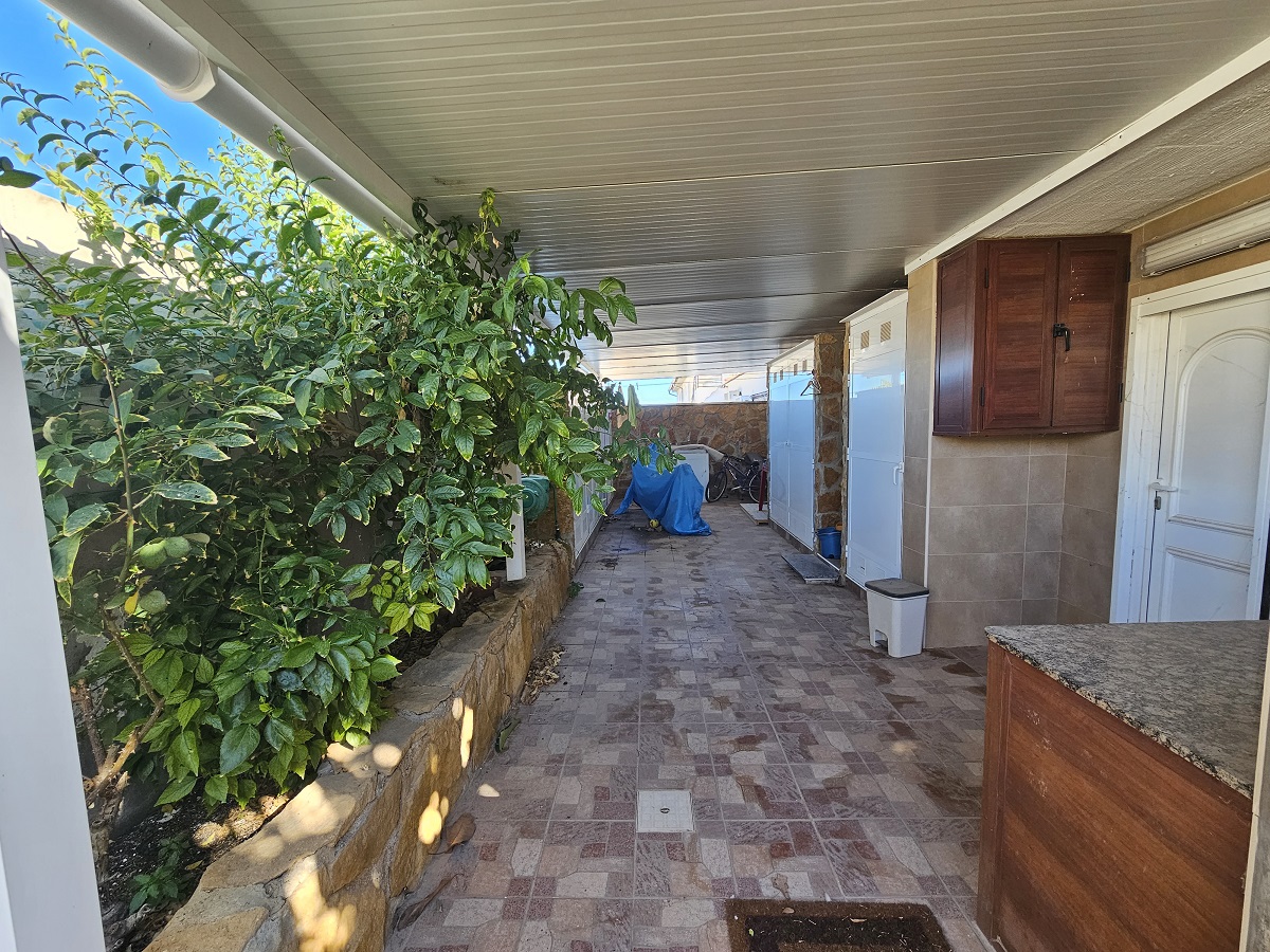 SUPERBE VILLA JUMELÉE AVEC PISCINE PRIVÉE SUR LES BALCONS, TORREVIEJA