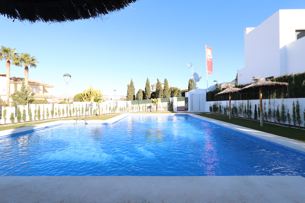 VILLA JUMELÉE MODERNE AVEC VUE PANORAMIQUE À BUSOT