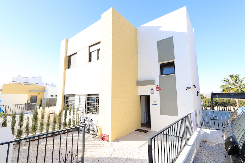 VILLA JUMELÉE MODERNE AVEC VUE PANORAMIQUE À BUSOT