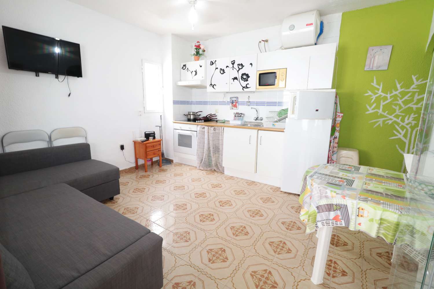 CHARMANT APPARTEMENT IN NUEVA TORREVIEJA – LICHT EN OP SLECHTS 1,5 KM VAN HET STRAND