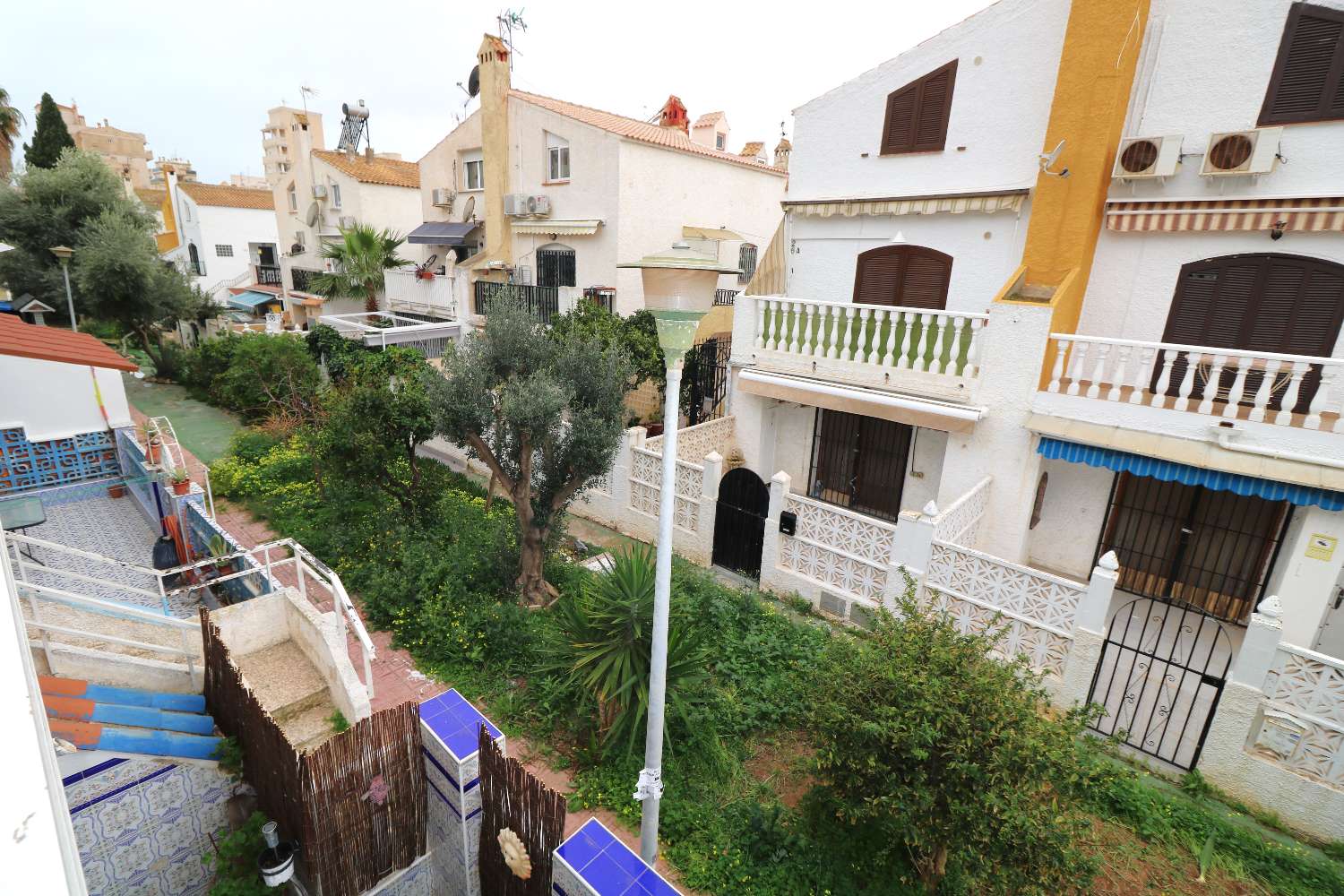 CHARMANTE WOHNUNG IN NUEVA TORREVIEJA – HELL UND NUR 1,5 KM VOM STRAND ENTFERNT