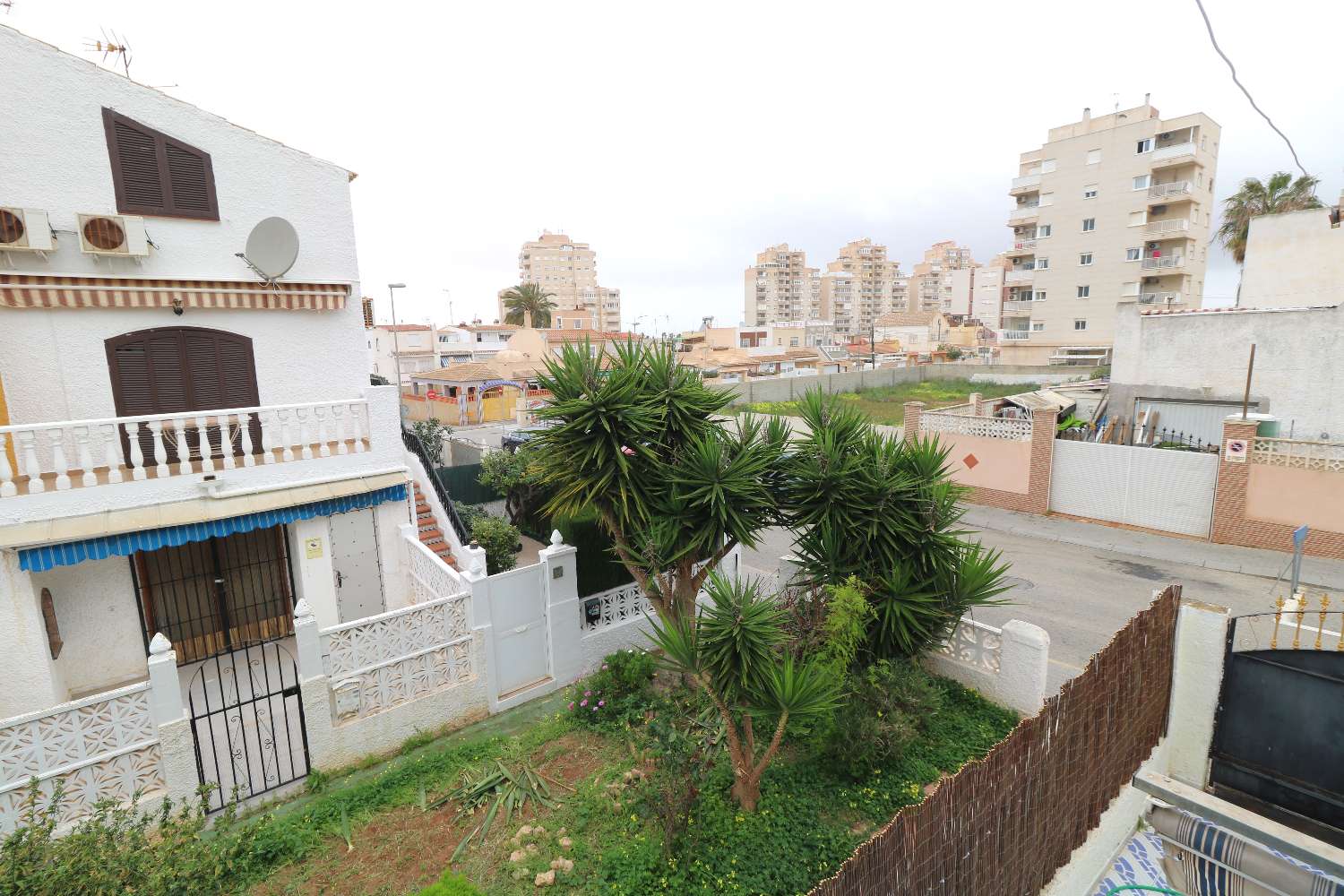 CHARMANT APPARTEMENT IN NUEVA TORREVIEJA – LICHT EN OP SLECHTS 1,5 KM VAN HET STRAND