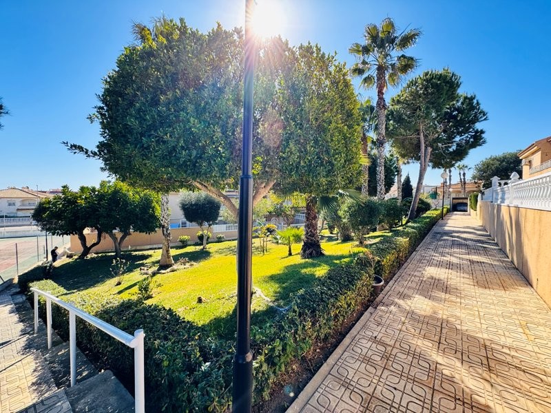 HÖRN DUPLEX BUNGALOW MED HAVSUTSIKT, TVÅ TERRASSER OCH UTMÄRKTA GEMENSAMMA UTRYMMEN I TORREBLANCA - LA MATA