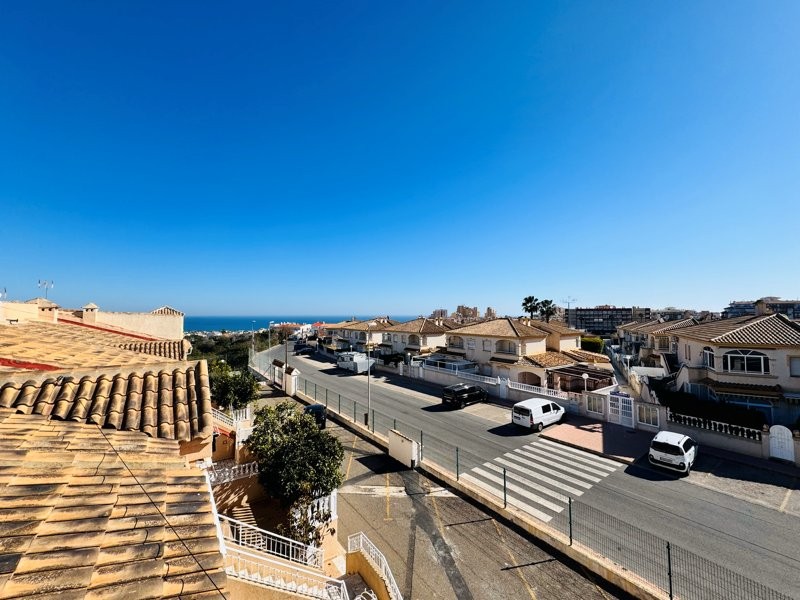 CORNER DUPLEX BUNGALOW WITH SEA VIEWS, TWO TERRACES AND EXCELLENT COMMUNAL AREAS IN TORREBLANCA – LA MATA