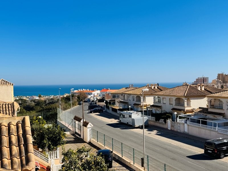 CORNER DUPLEX BUNGALOW WITH SEA VIEWS, TWO TERRACES AND EXCELLENT COMMUNAL AREAS IN TORREBLANCA – LA MATA