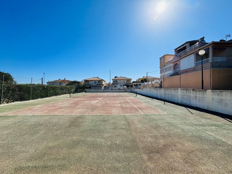 CORNER DUPLEX BUNGALOW WITH SEA VIEWS, TWO TERRACES AND EXCELLENT COMMUNAL AREAS IN TORREBLANCA – LA MATA