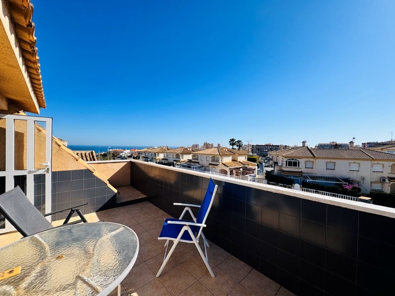 CORNER DUPLEX BUNGALOW WITH SEA VIEWS, TWO TERRACES AND EXCELLENT COMMUNAL AREAS IN TORREBLANCA – LA MATA