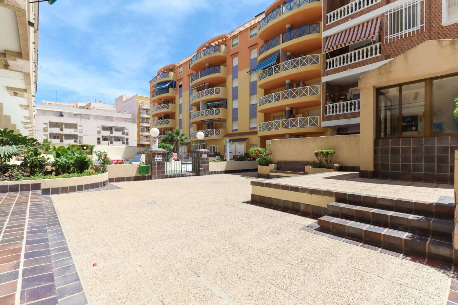 SPECTACULAR 3-BEDROOM APARTMENT WITH PANORAMIC VIEWS OF THE LAGOON