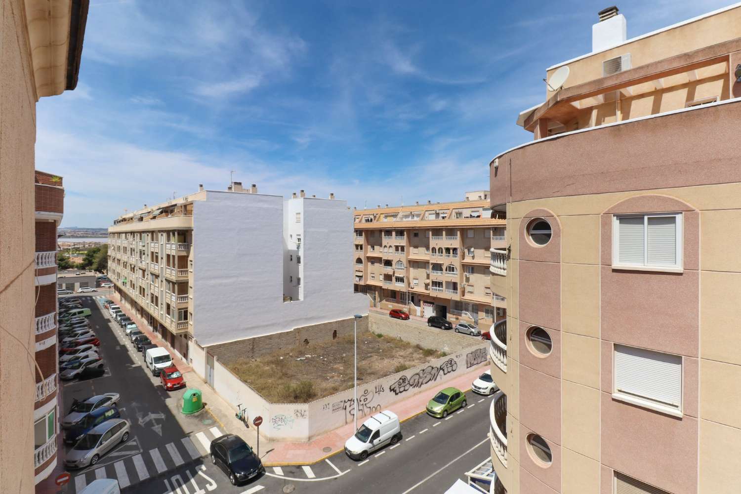 SPECTACULAIR APPARTEMENT MET 3 SLAAPKAMERS EN EEN PANORAMISCH UITZICHT OP DE LAGUNE