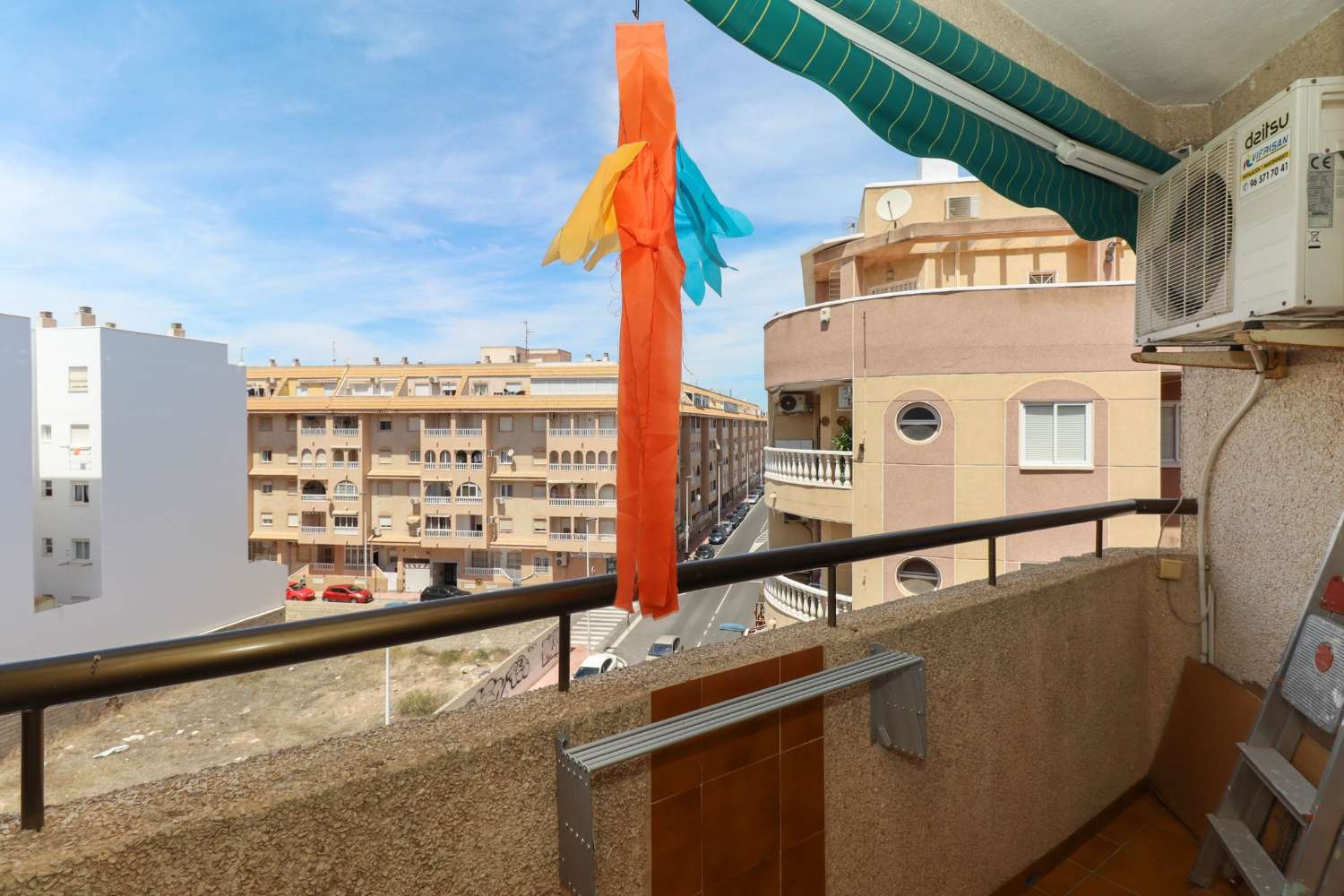 SPECTACULAR 3-BEDROOM APARTMENT WITH PANORAMIC VIEWS OF THE LAGOON