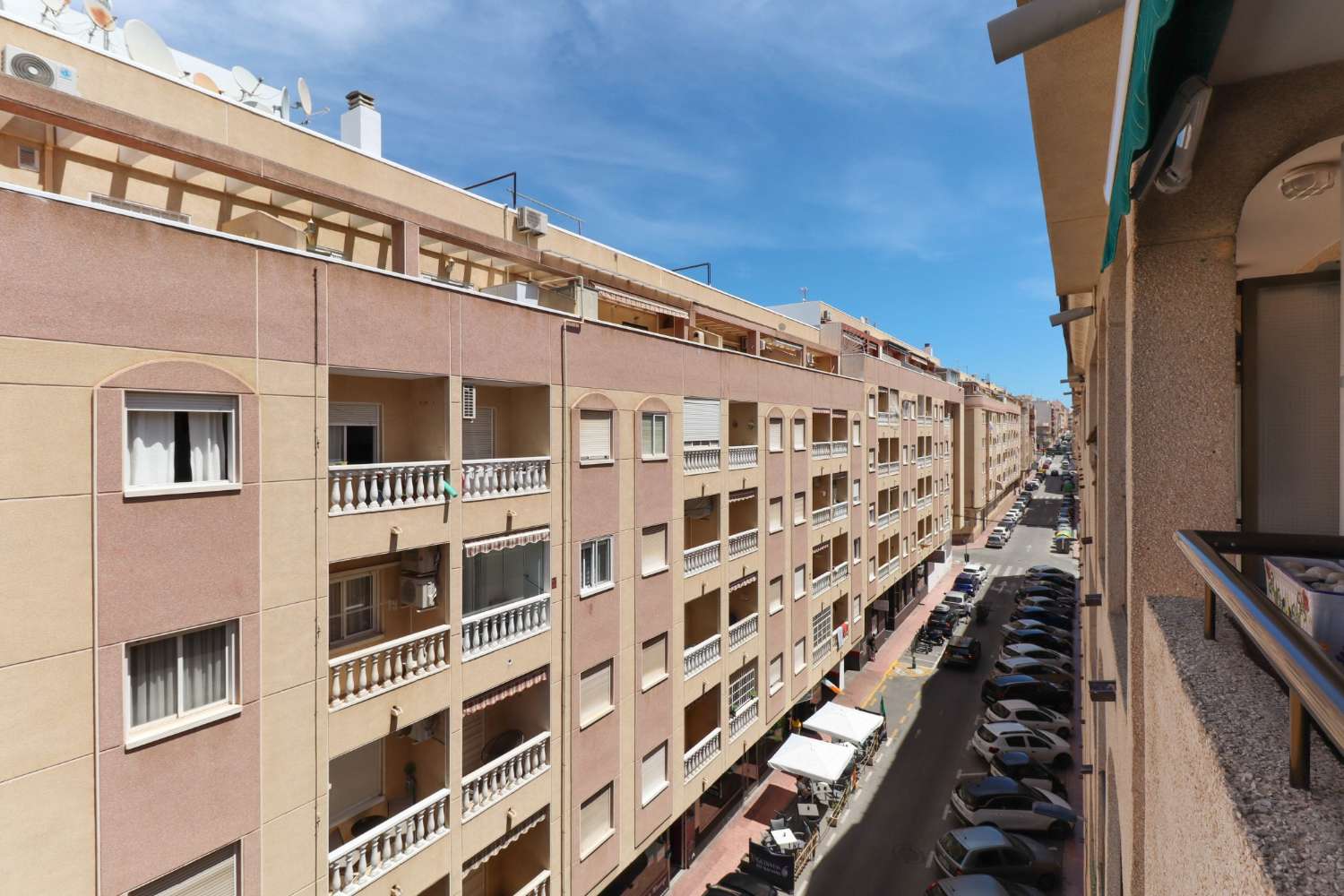 SPECTACULAIR APPARTEMENT MET 3 SLAAPKAMERS EN EEN PANORAMISCH UITZICHT OP DE LAGUNE