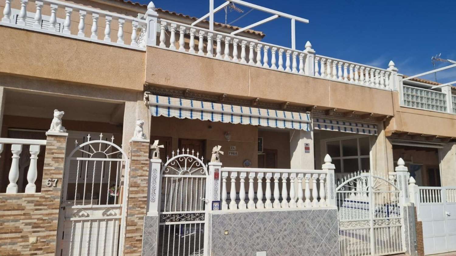 BELLE MAISON JUMELÉE DANS RÉSIDENTIEL AVEC PISCINE, À PROXIMITÉ DES MEILLEURES PLAGES