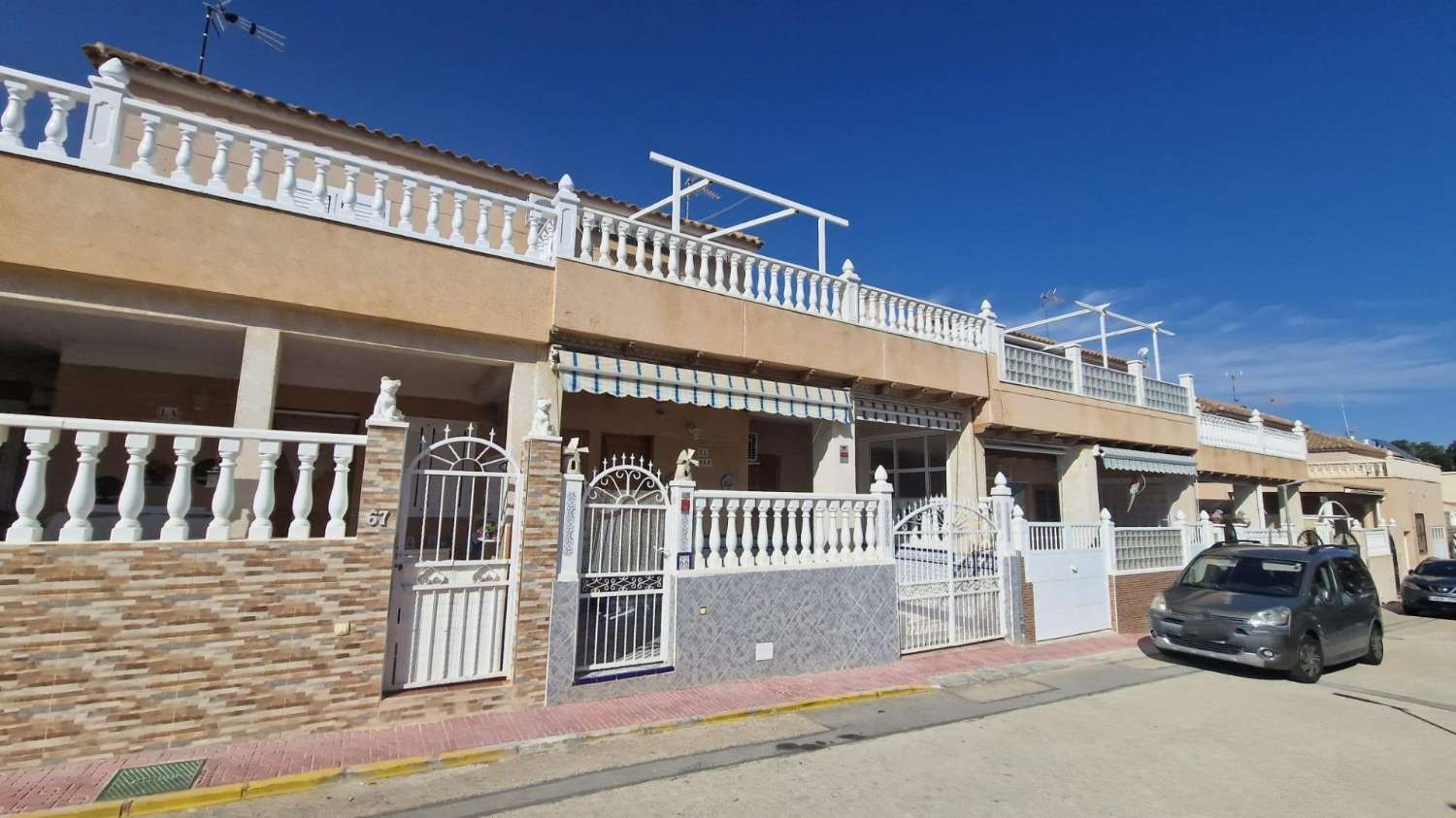 BELLE MAISON JUMELÉE DANS RÉSIDENTIEL AVEC PISCINE, À PROXIMITÉ DES MEILLEURES PLAGES