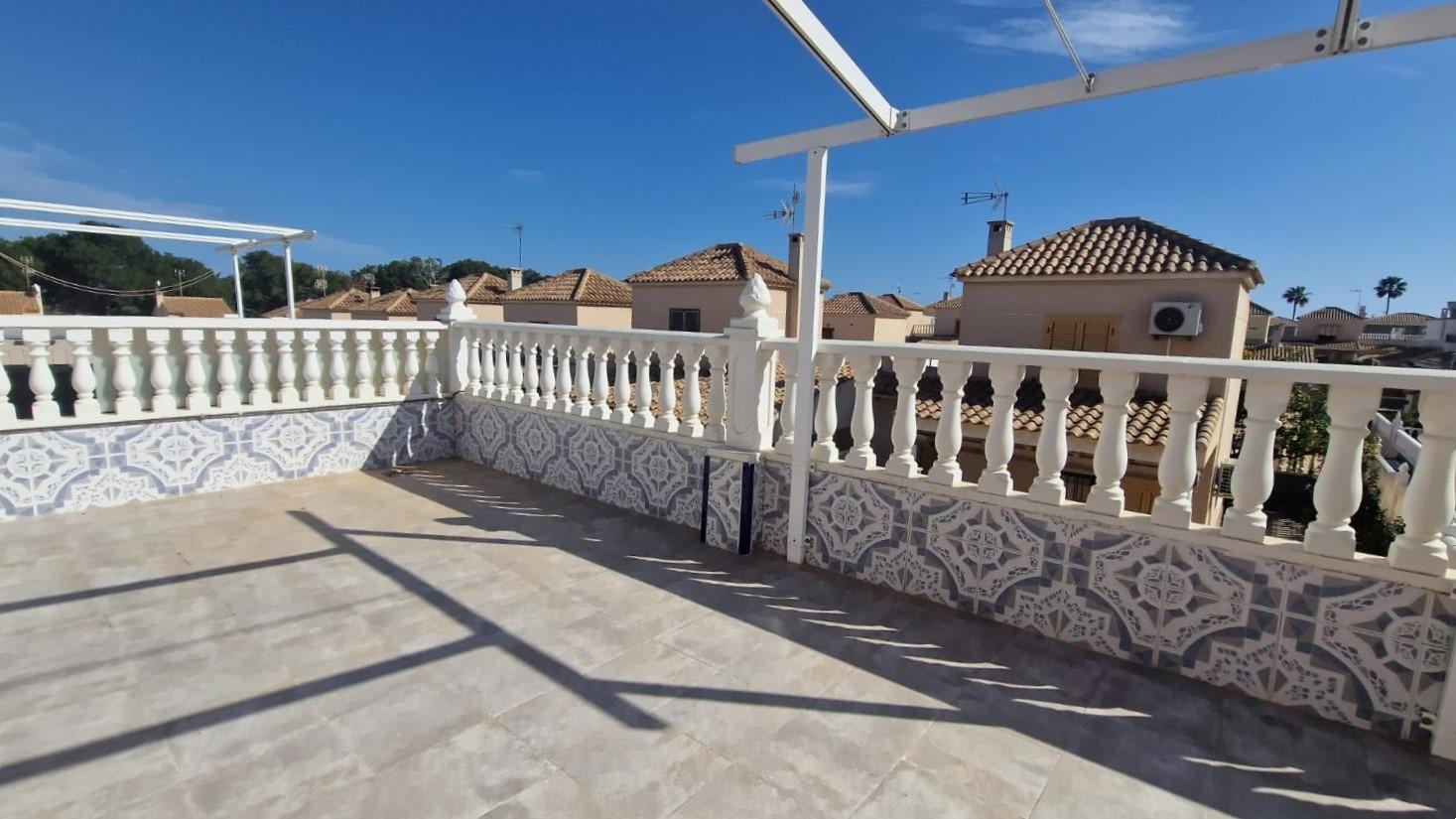 BEAUTIFUL SEMI-DETACHED HOUSE IN RESIDENTIAL WITH SWIMMING POOL, CLOSE TO THE BEST BEACHES