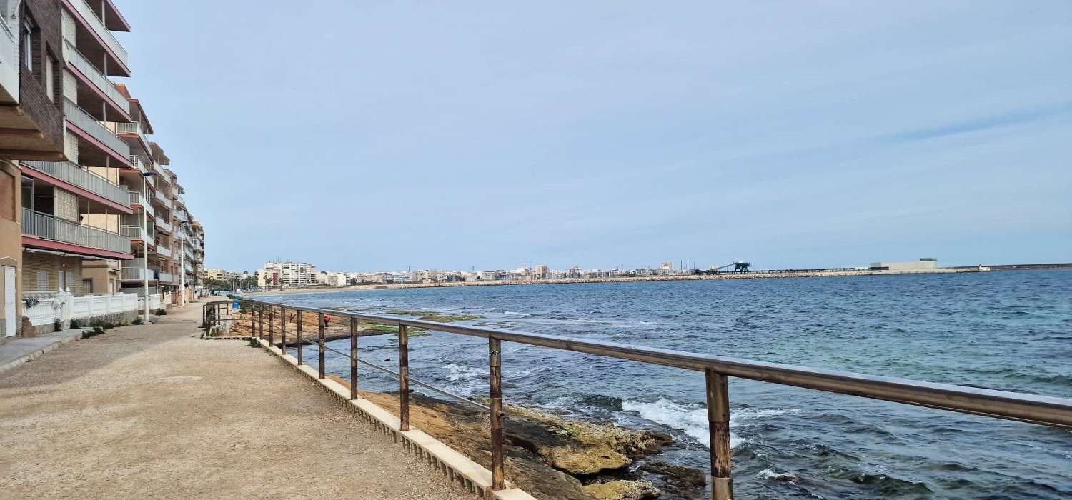 IMPRESIONANTE APARTAMENTO ATICO CON GRAN TERRAZA Y VISTAS PANORÁMICAS AL MAR