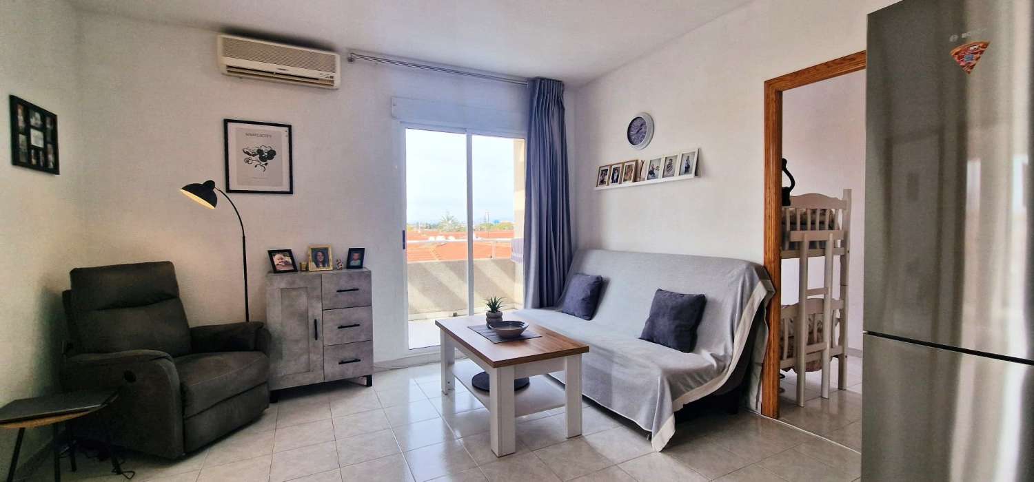 ATEMBERAUBENDE PENTHOUSE-WOHNUNG MIT GROSSER TERRASSE UND PANORAMABLICK AUF DAS MEER