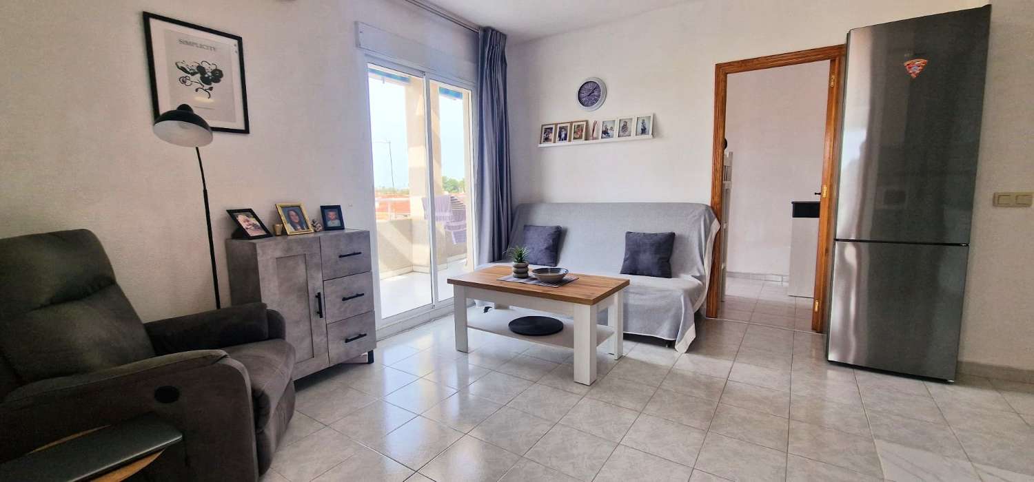 ATEMBERAUBENDE PENTHOUSE-WOHNUNG MIT GROSSER TERRASSE UND PANORAMABLICK AUF DAS MEER